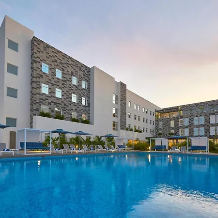 City Express Suites By Marriott Cancun Aeropuerto